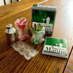 Teeny Weeny Merry Martini Set Brand new in box